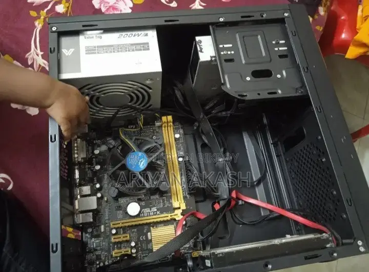 Desktop Computer Gigabyte 4GB Intel Core i3 HDD 500GB