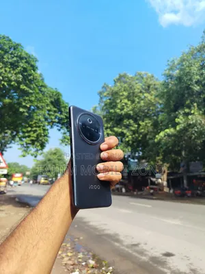 New Vivo iQOO Z10 256 GB Black