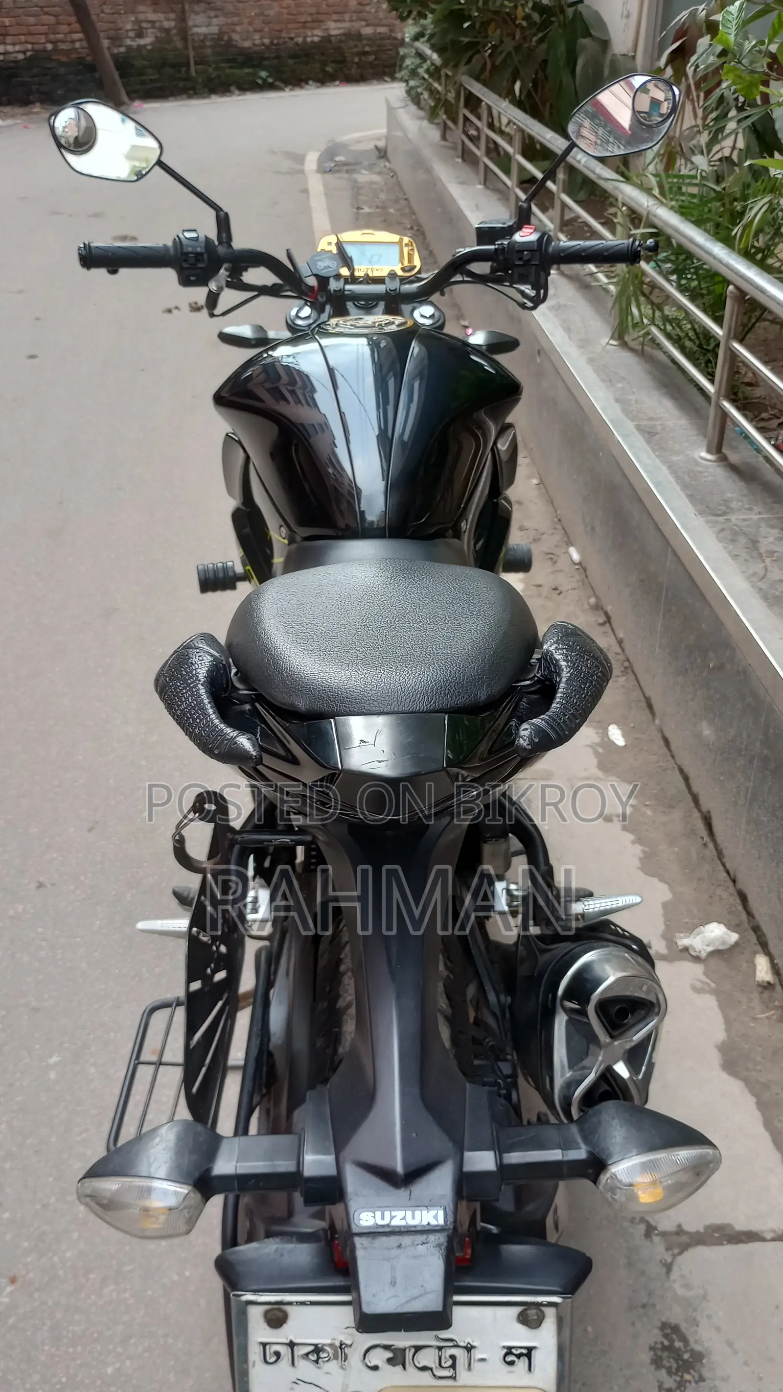 সুজুকি জিক্সার ২০২৩ কালো