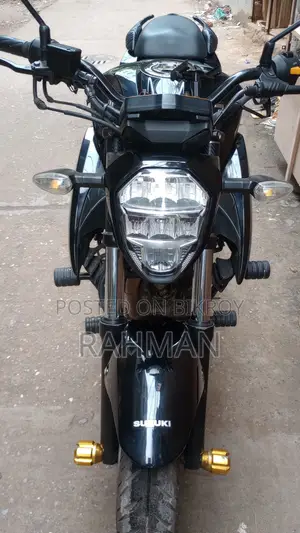 সুজুকি জিক্সার ২০২৩ কালো