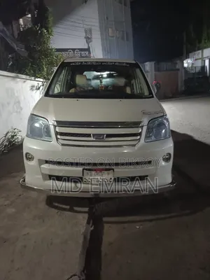 টয়োটা নোয়া ২০০৬ পার্ল