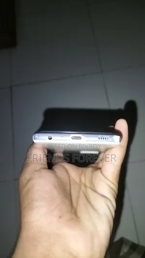 স্যামসাং গ্যালাক্সি এ৫২ ৫জি ১২৮ জিবি হোয়াইট