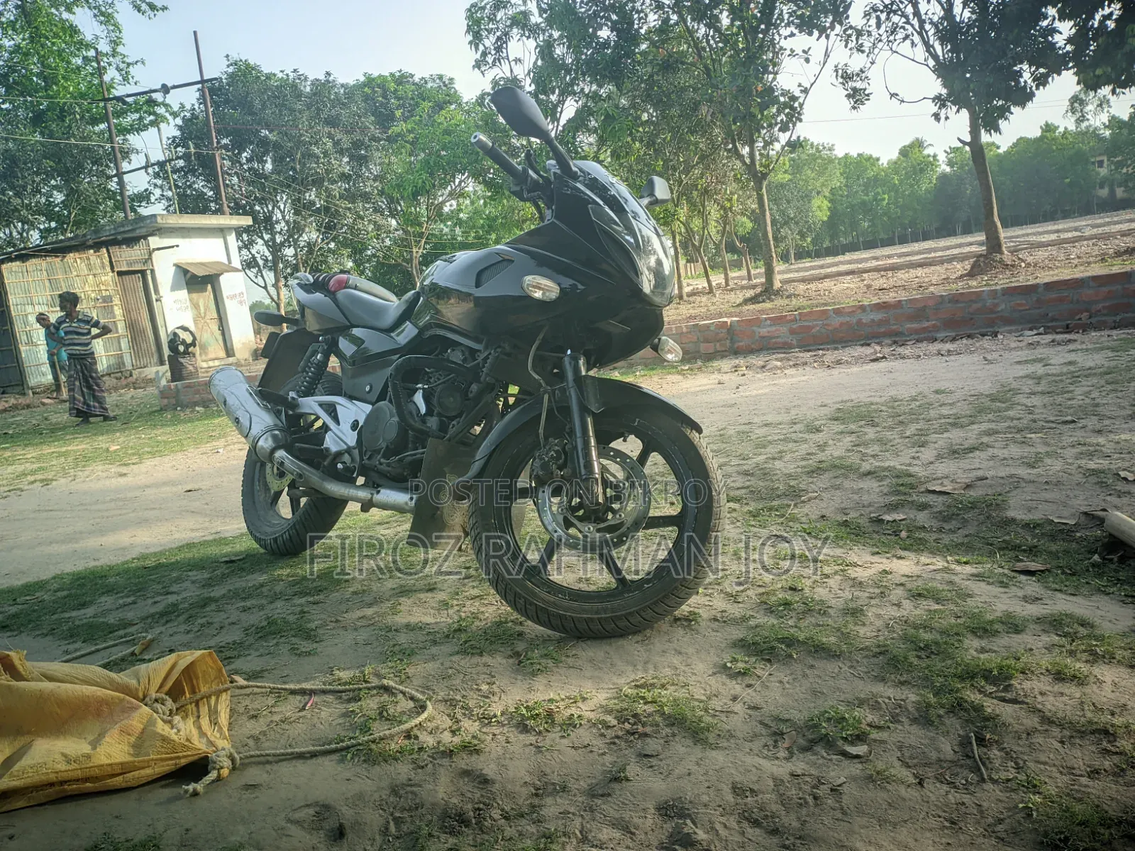 বাজাজ পালসার ২২০ এফ ২০১০ কালো