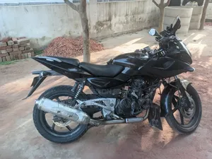 বাজাজ পালসার ২২০ এফ ২০১০ কালো
