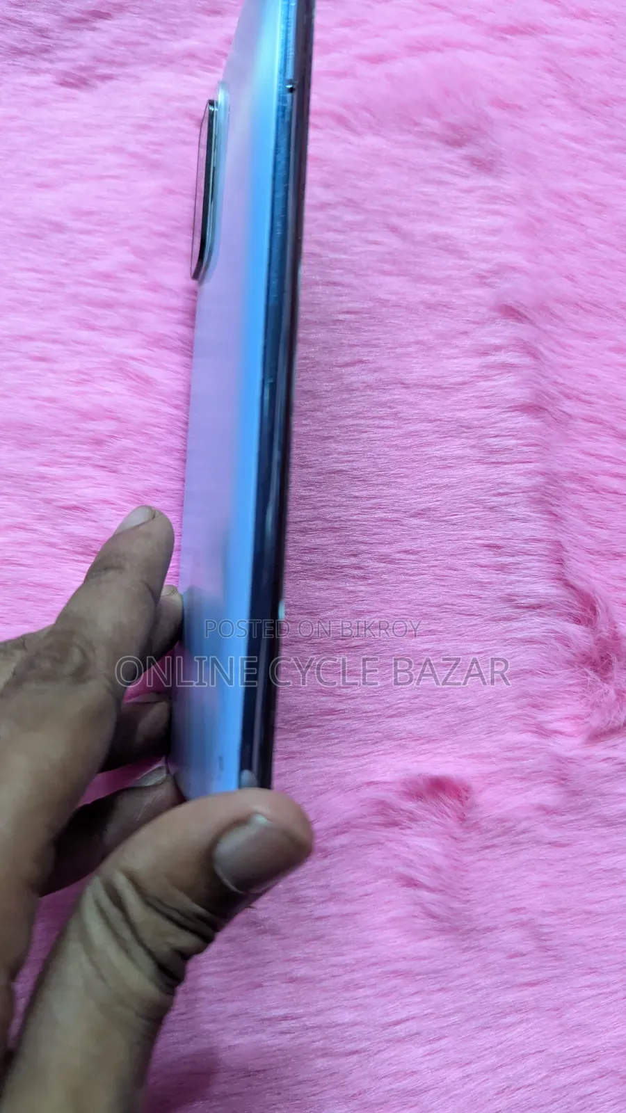মোবাইল ফোন ১২৮ জিবি লাল