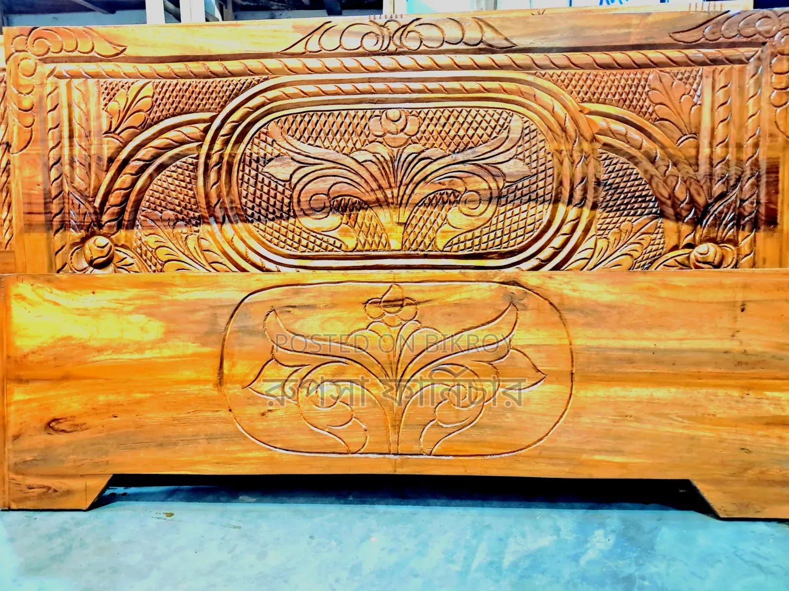 6/7 Feet Semi Box Bed