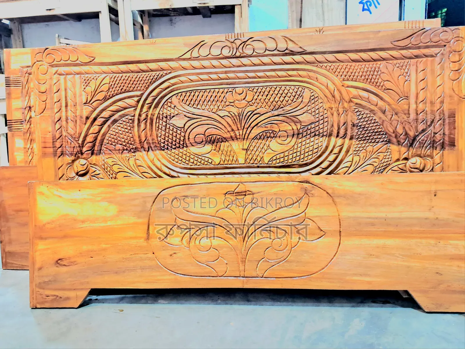 6/7 Feet Semi Box Bed