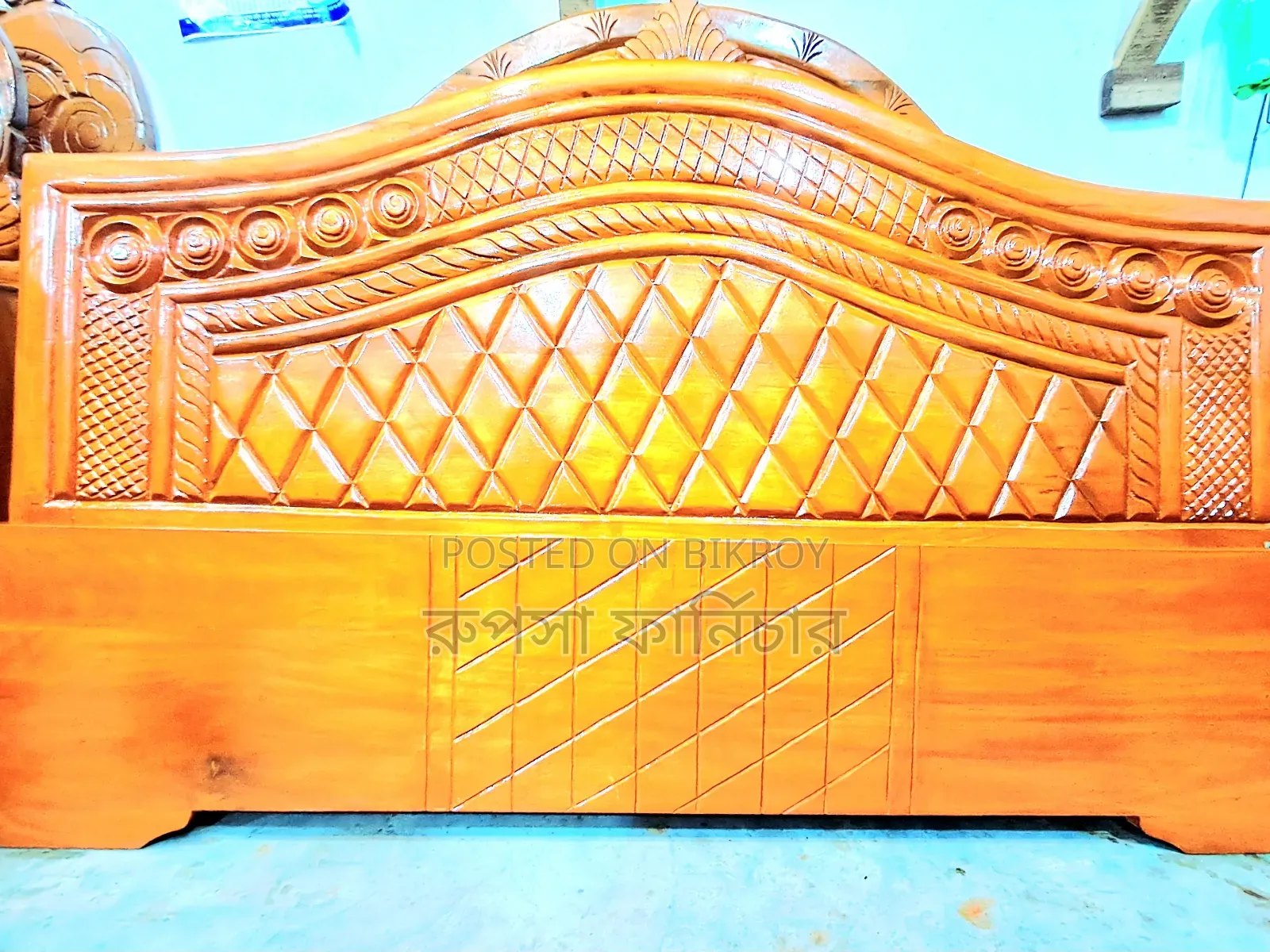 6/7 Feet Semi Box Bed