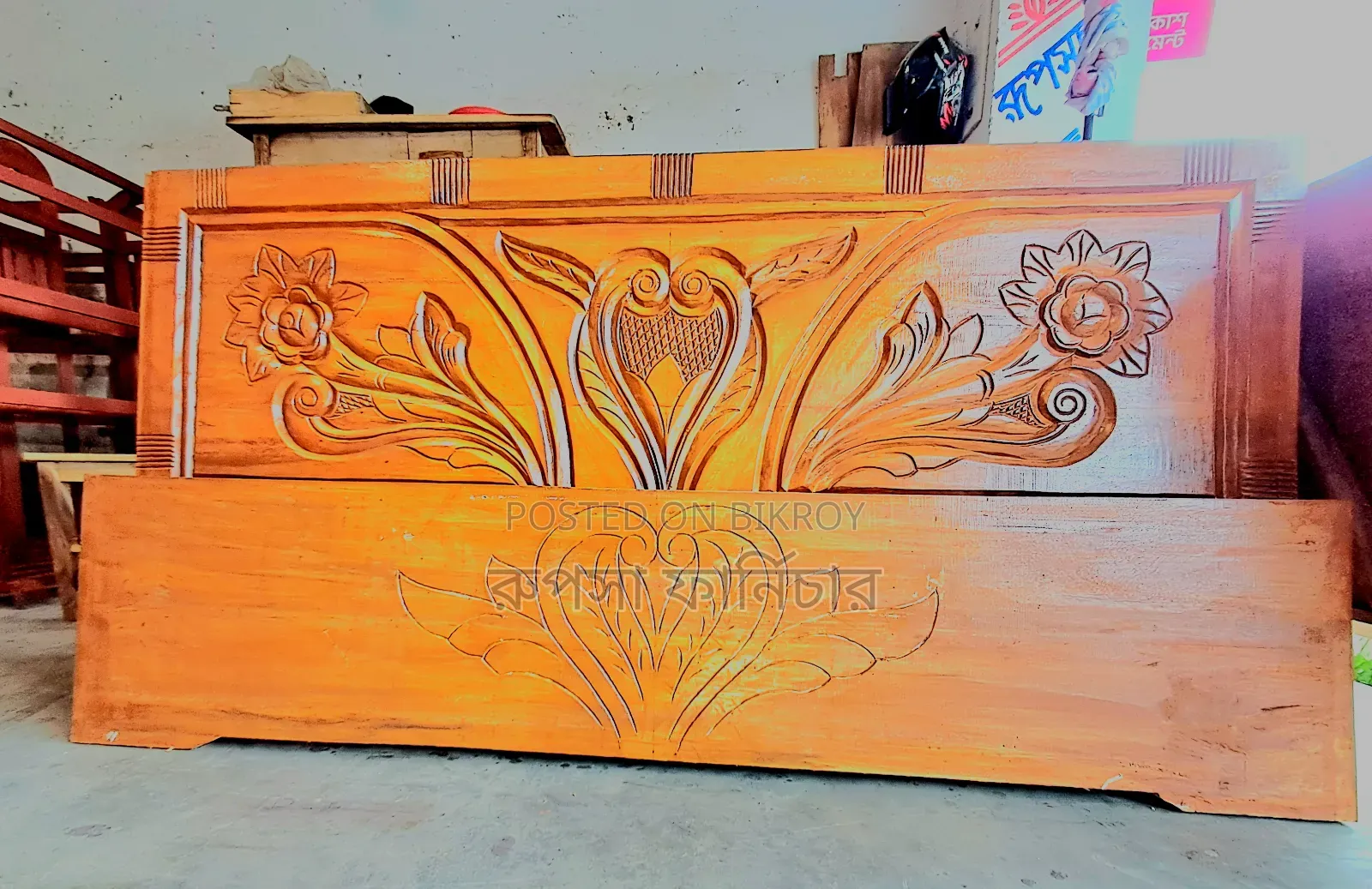 6/7 Feet Semi Box Bed