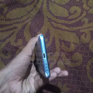 মোটরোহলা মোটো জি৩১ ৬৪ জিবি