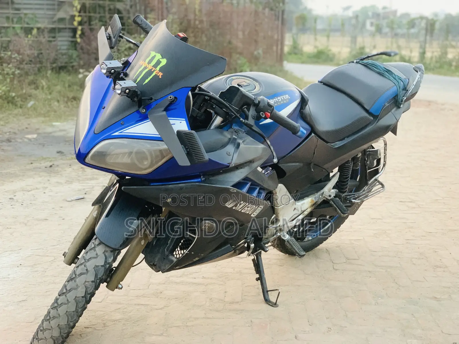 হোন্ডা ২০১৩ নীল