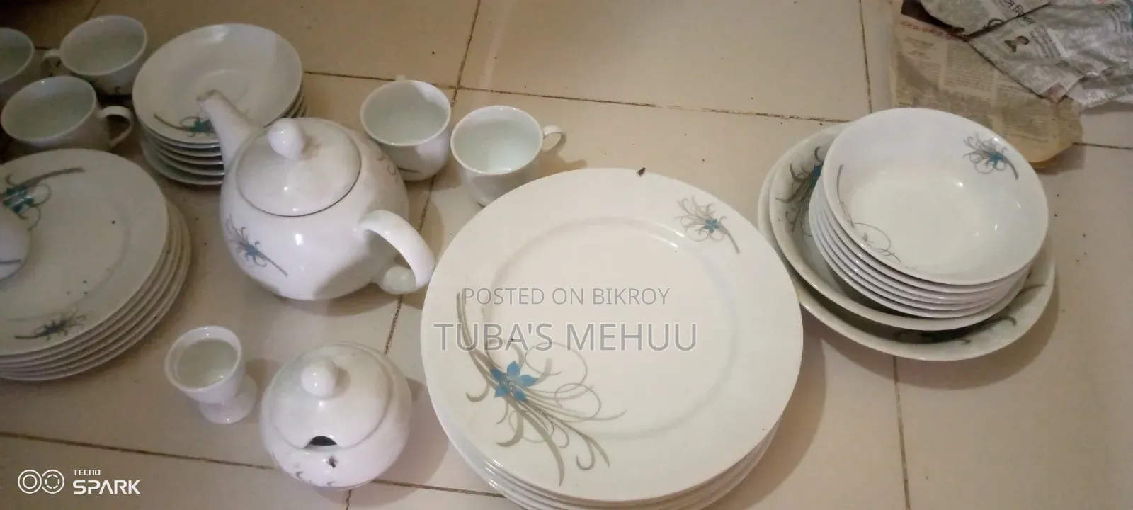36 Piece Dinner Set