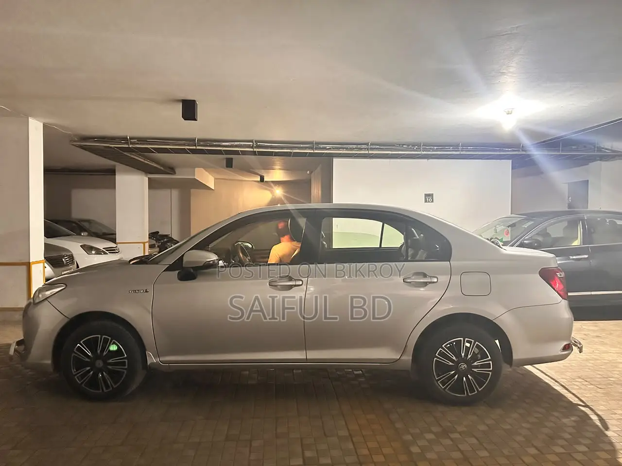 টয়োটা অ্যাক্সিও ২০১৬ সিলভার