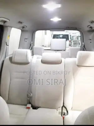 Toyota HiAce 2010 White