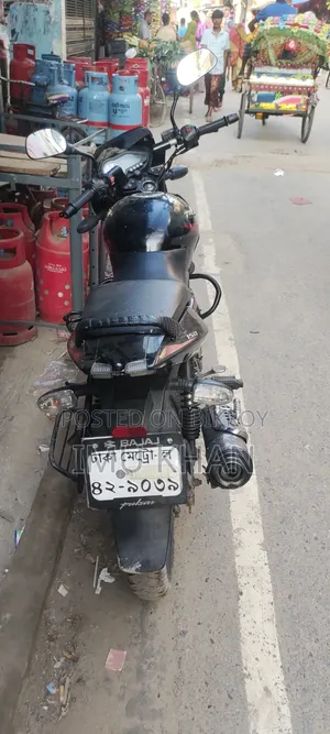 বাজাজ পালসার ১৫০ ২০২০ কালো