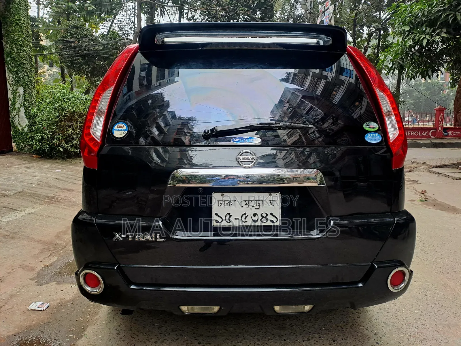 নিসান এক্স-ট্রেইল ২০১২ ব্ল্যাক