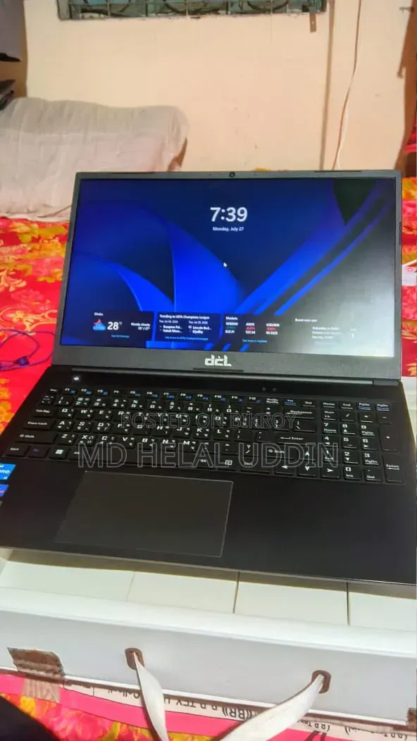 ল্যাপটপ ৮ জিবি ইন্টেল কোর আই৩ এসএসডি ৫১২ জিবি