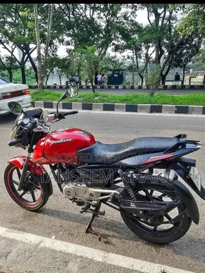 বাজাজ পালসার ১৫০ ২০১২ লাল