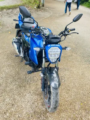 সুজুকি জিক্সার ২০২৩ নীল