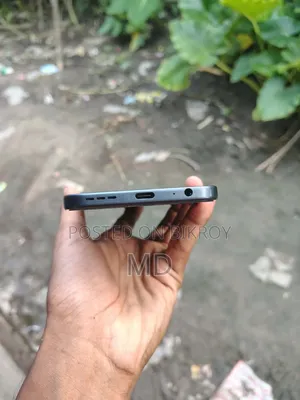 টেকনো স্পার্ক ৪০ প্রো ১২৮ জিবি কালো