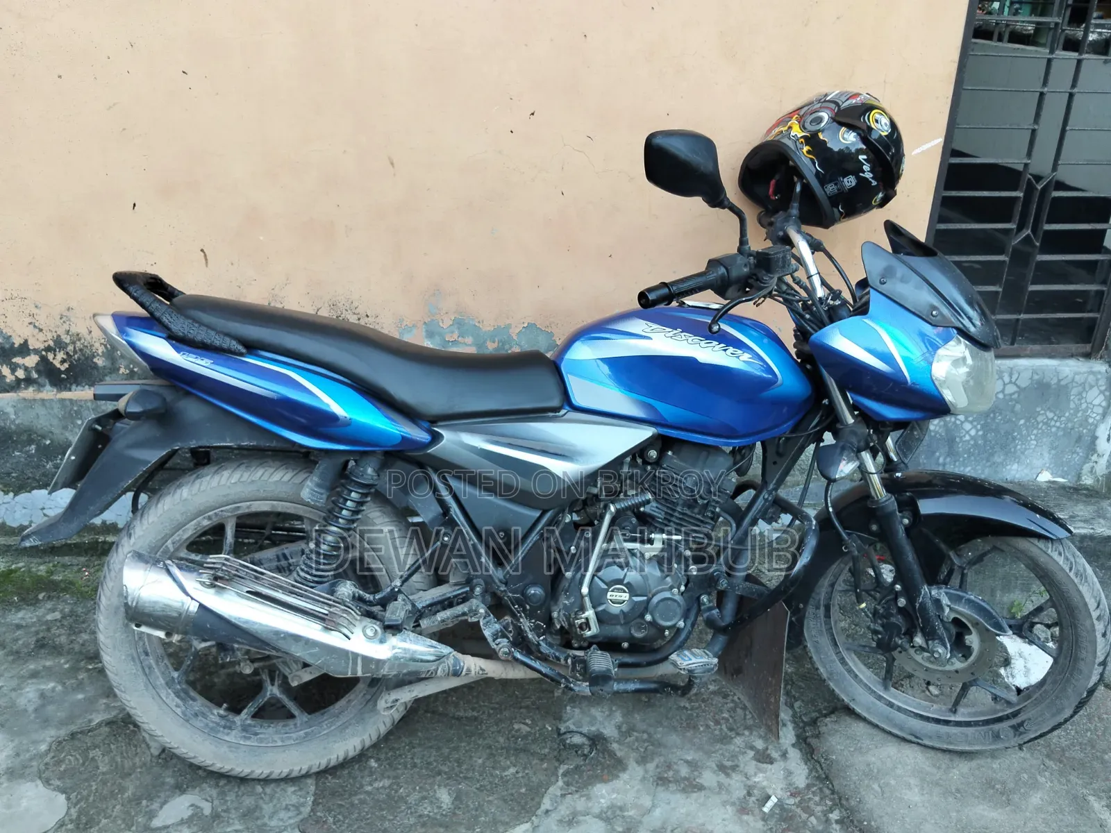 বাজাজ ডিসকভার ১২৫ ২০১৮ নীল