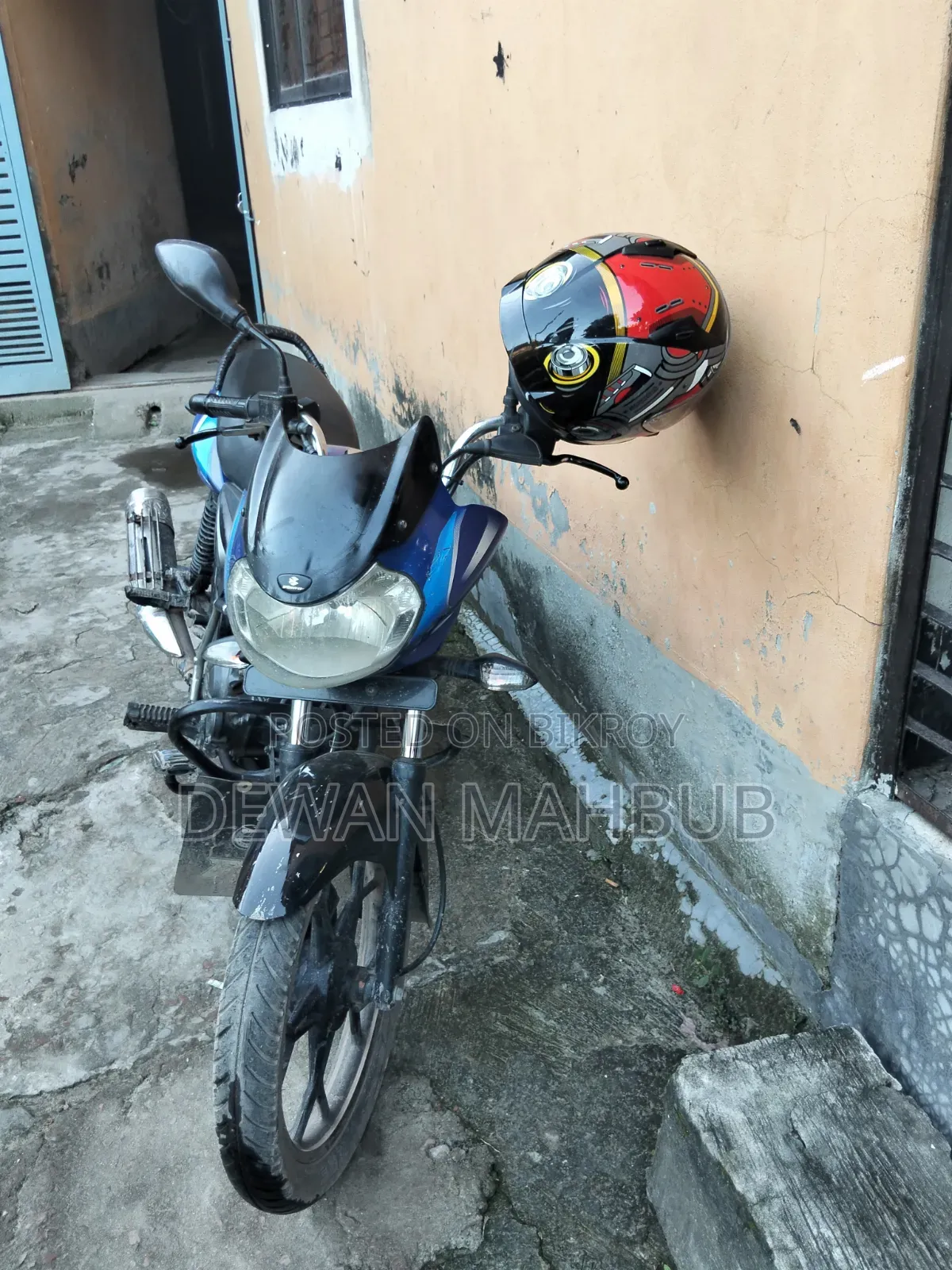 বাজাজ ডিসকভার ১২৫ ২০১৮ নীল