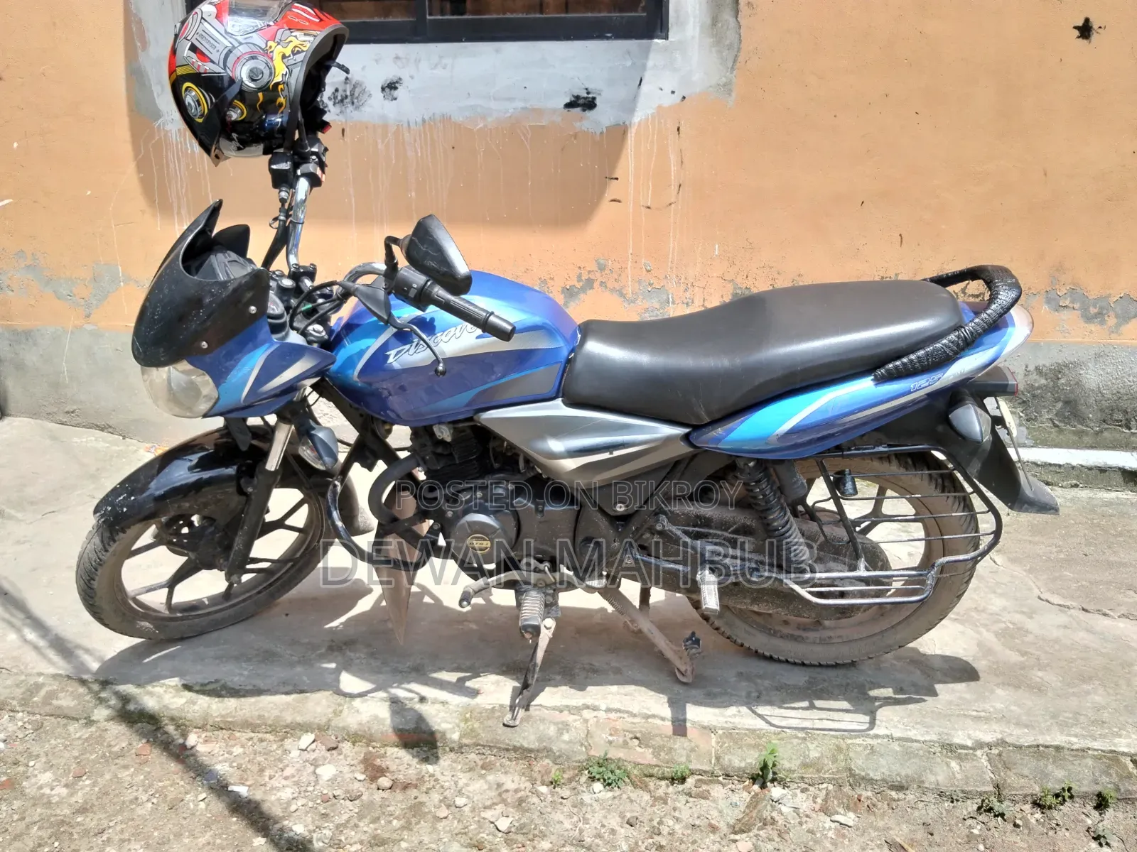 বাজাজ ডিসকভার ১২৫ ২০১৮ নীল