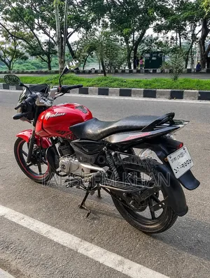বাজাজ পালসার ১৫০ ২০১২ লাল
