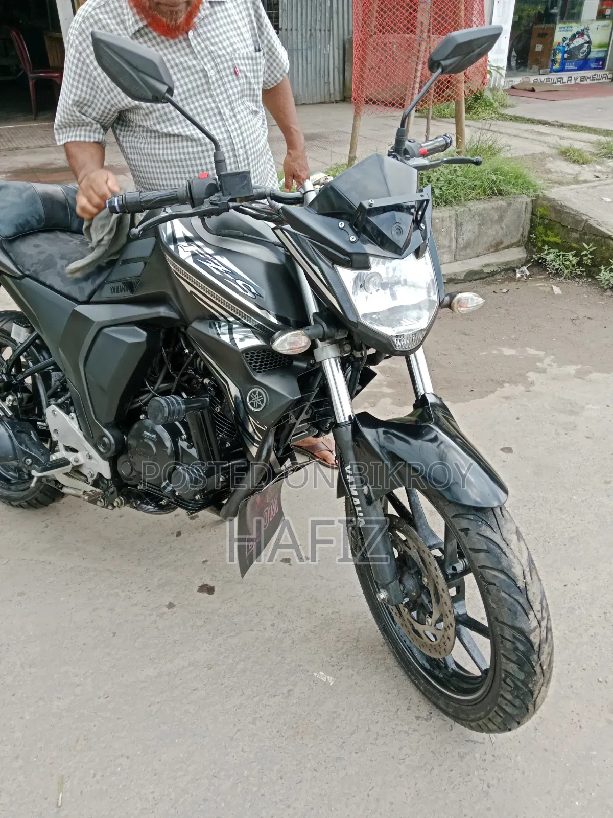Yamaha FZS V2 2025 Black