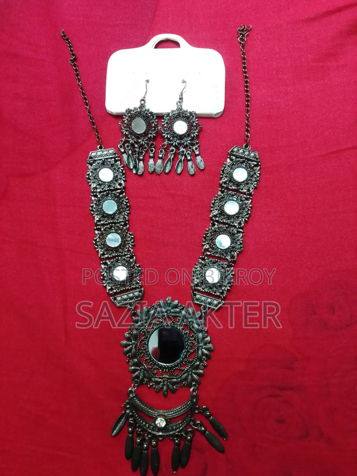 গয়নার সেট (কানের দুল,গলার হার)