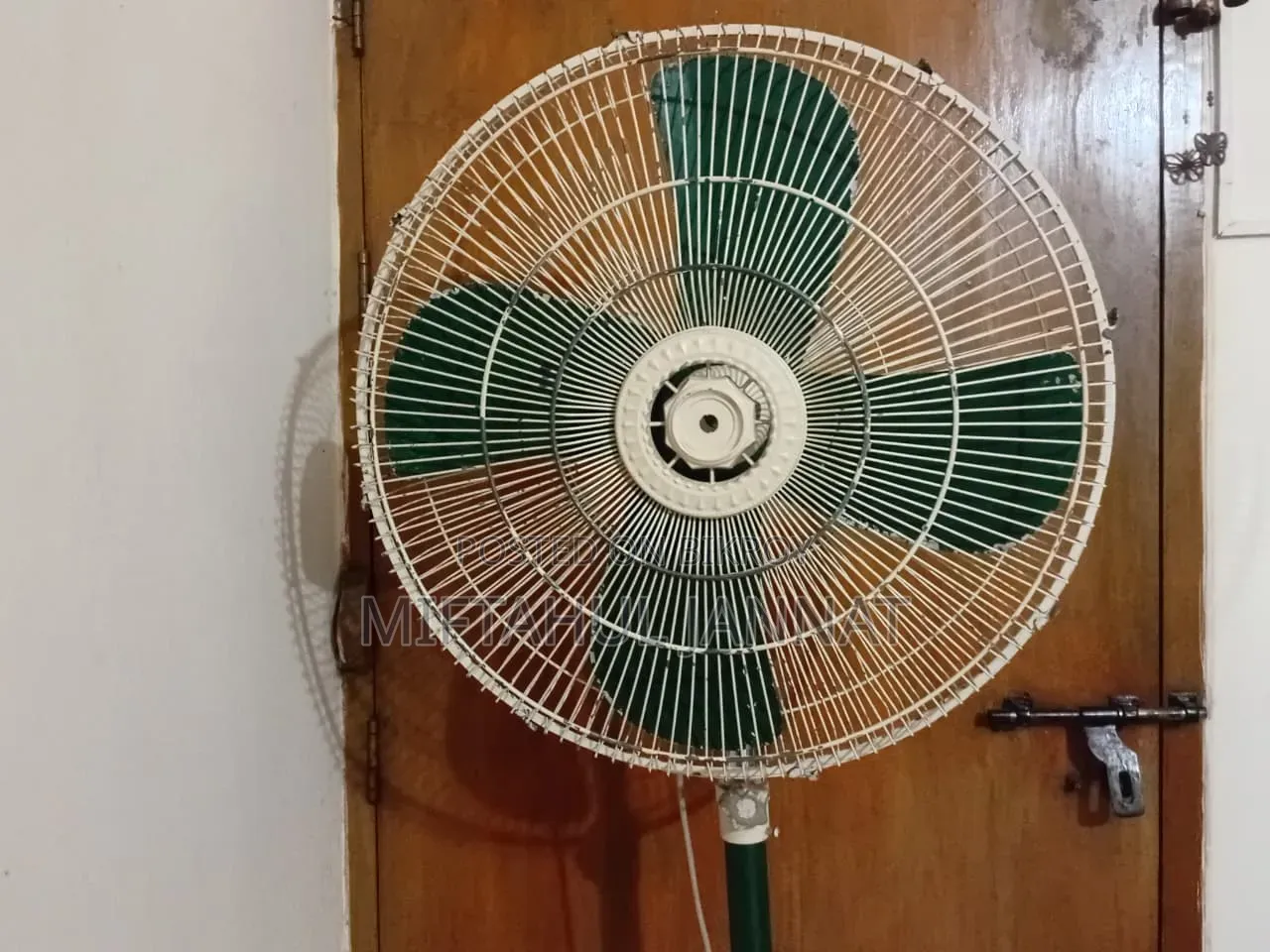 Stand Fan Sell Post