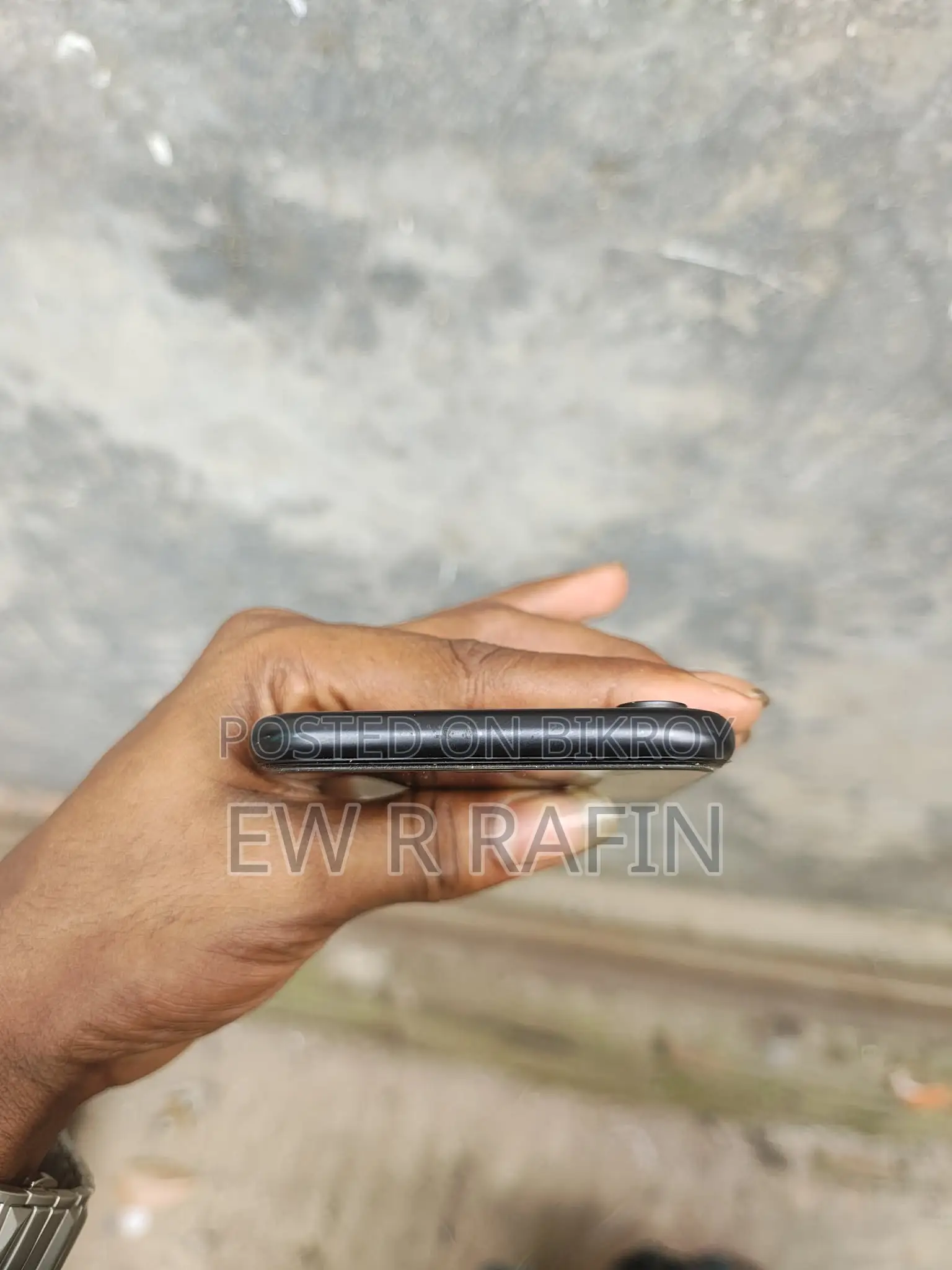 অ্যাপল আইফোন এক্সআর ৬৪ জিবি কালো