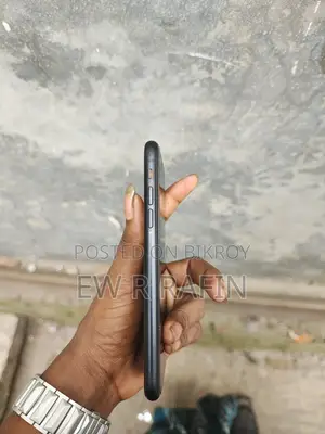 অ্যাপল আইফোন এক্সআর ৬৪ জিবি কালো