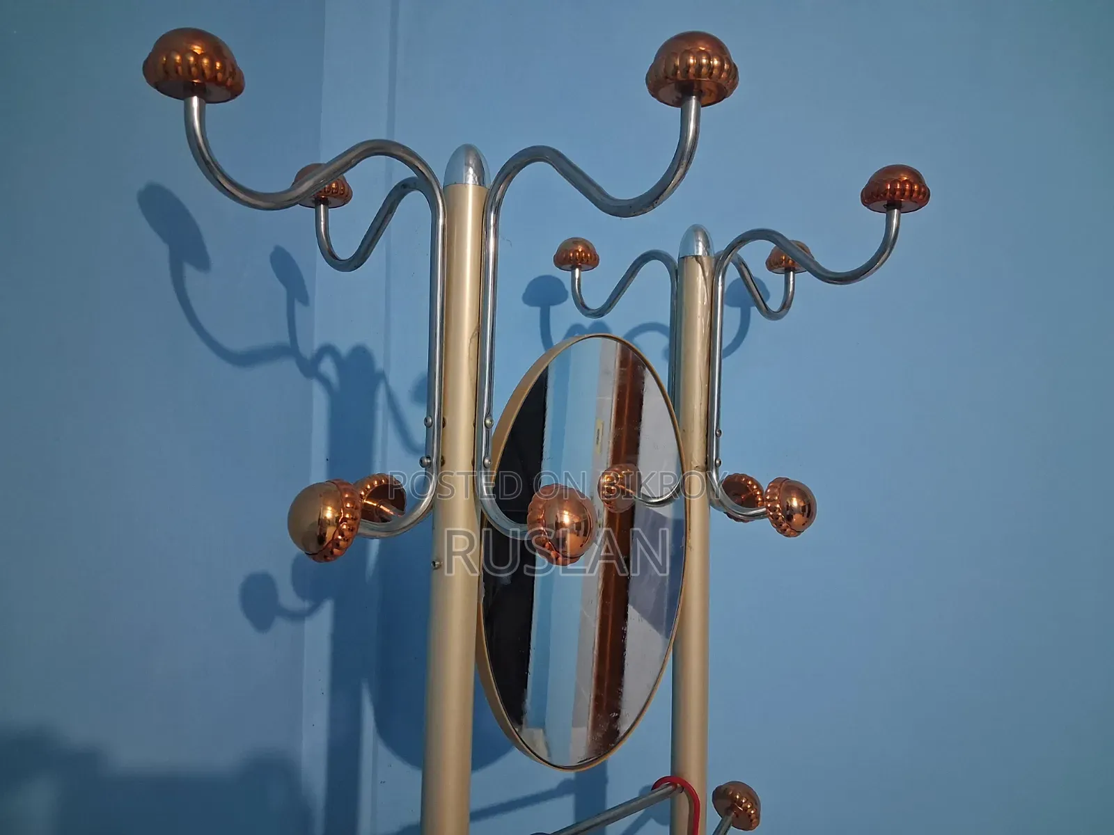 ক্লোথ হাঙ্গার উইথ মিরর