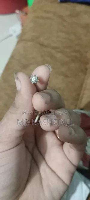Stone Studded Gold Nose Pin