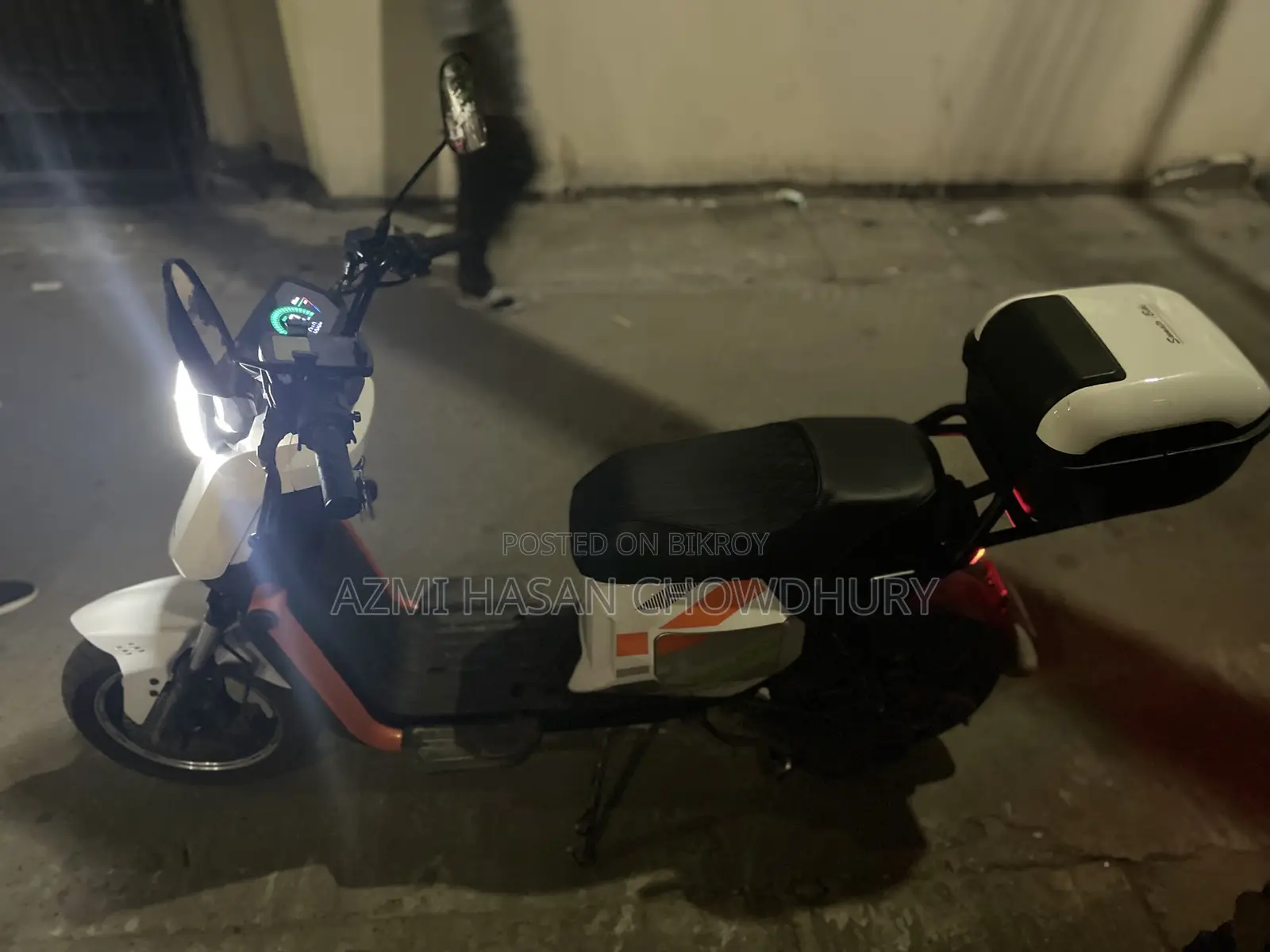 মোটরসাইকেল ২০২৬ সাদা