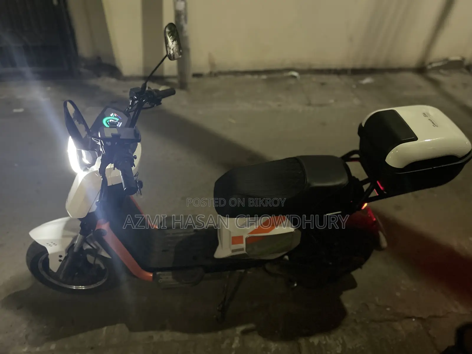 মোটরসাইকেল ২০২৬ সাদা