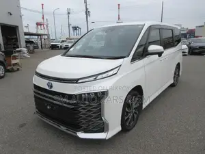 Toyota Voxy 2022 Pearl