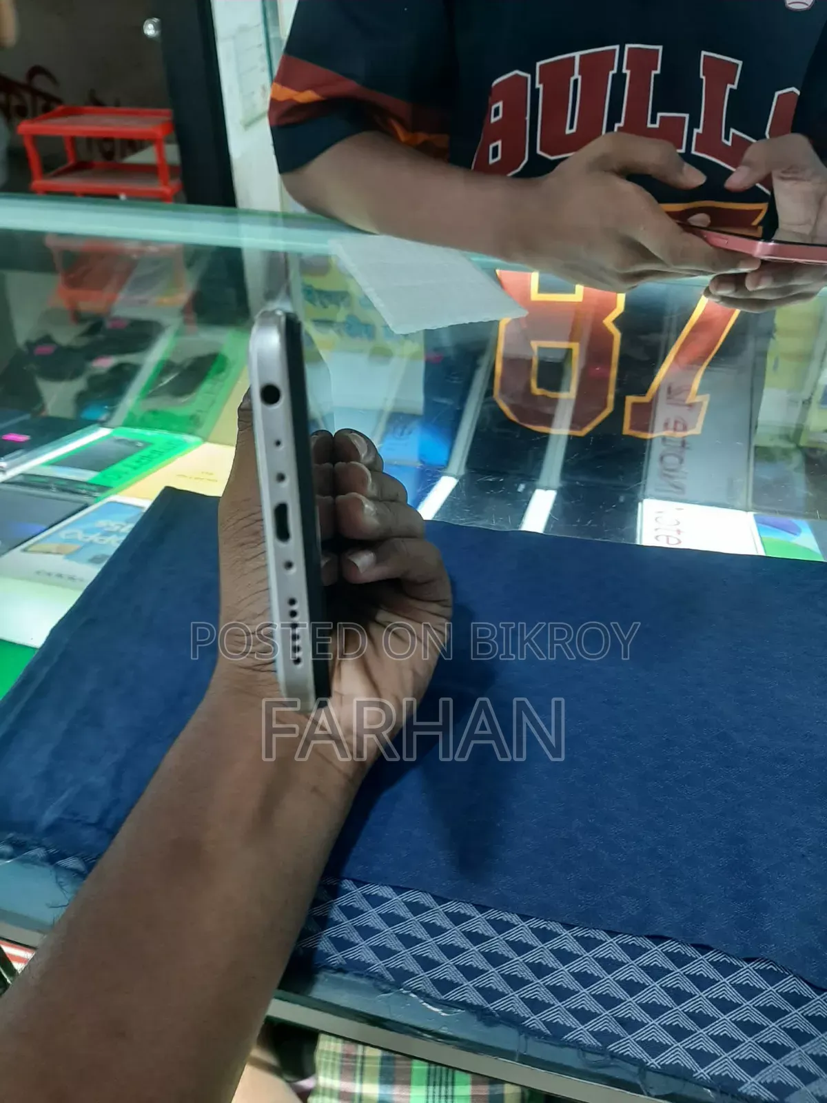 ভিভো ওয়াই১৯ ১২৮ জিবি ব্লু