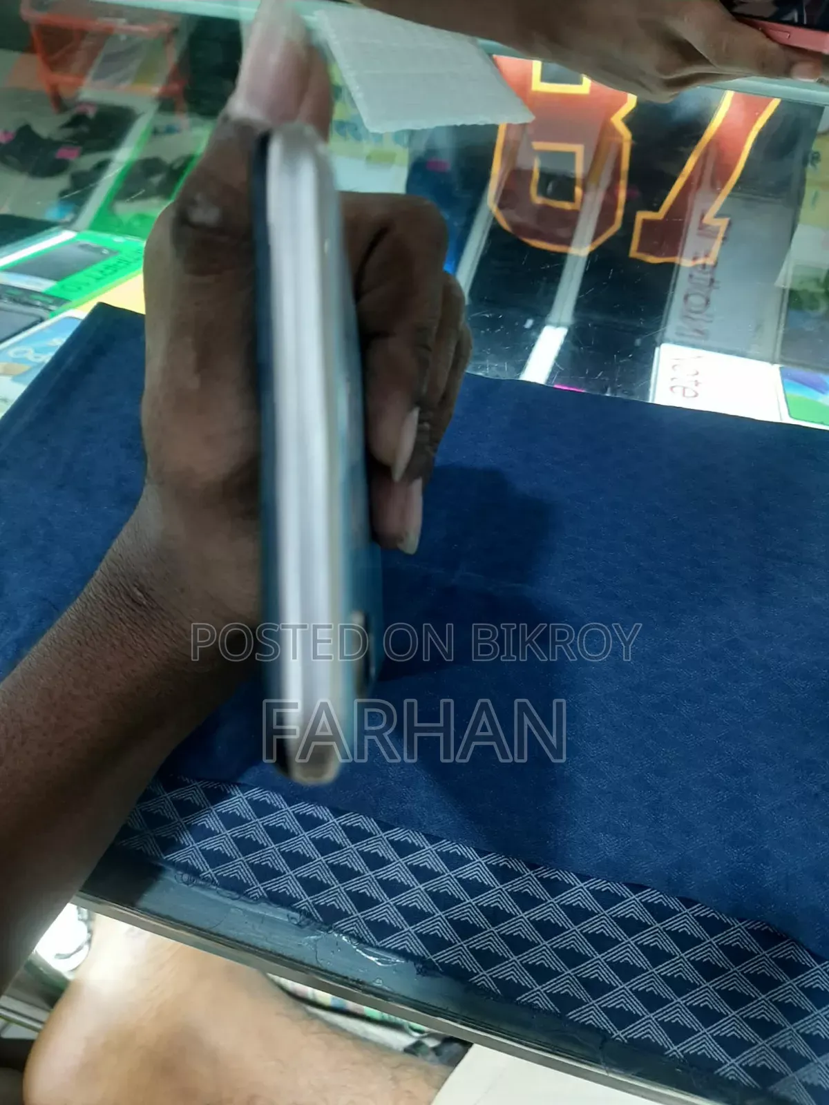 ভিভো ওয়াই১৯ ১২৮ জিবি ব্লু