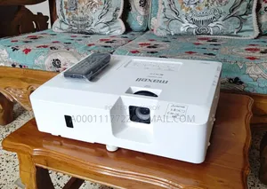 Maxell MC-EX3051 Projector
