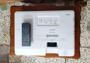 Maxell MC-EX3051 Projector