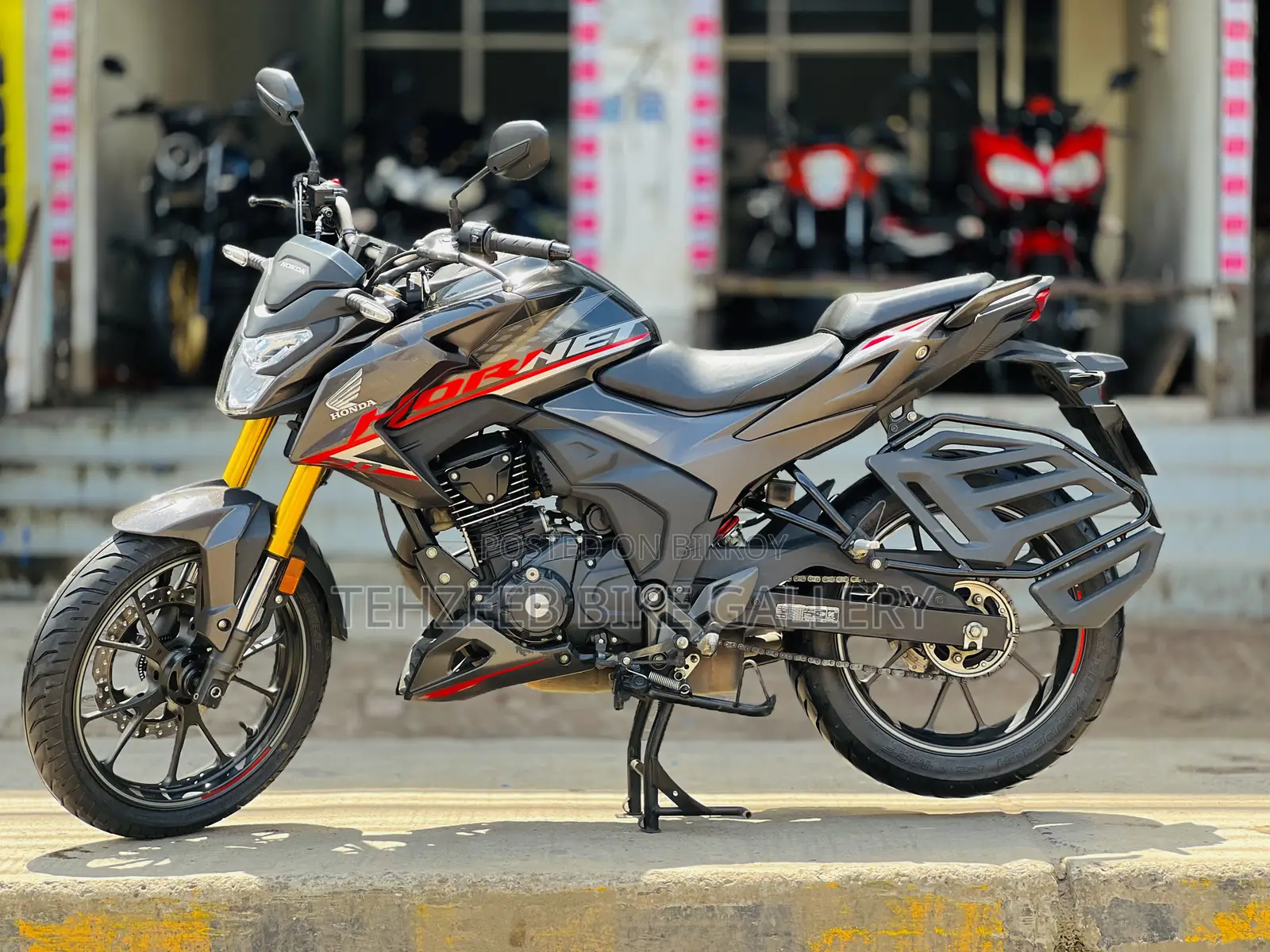Honda Hornet 2.0 2025 Black