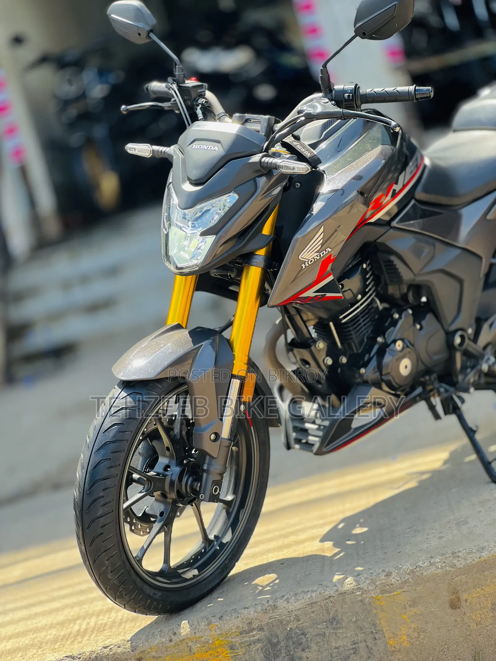 Honda Hornet 2.0 2025 Black