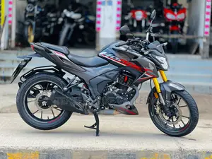 Honda Hornet 2.0 2025 Black