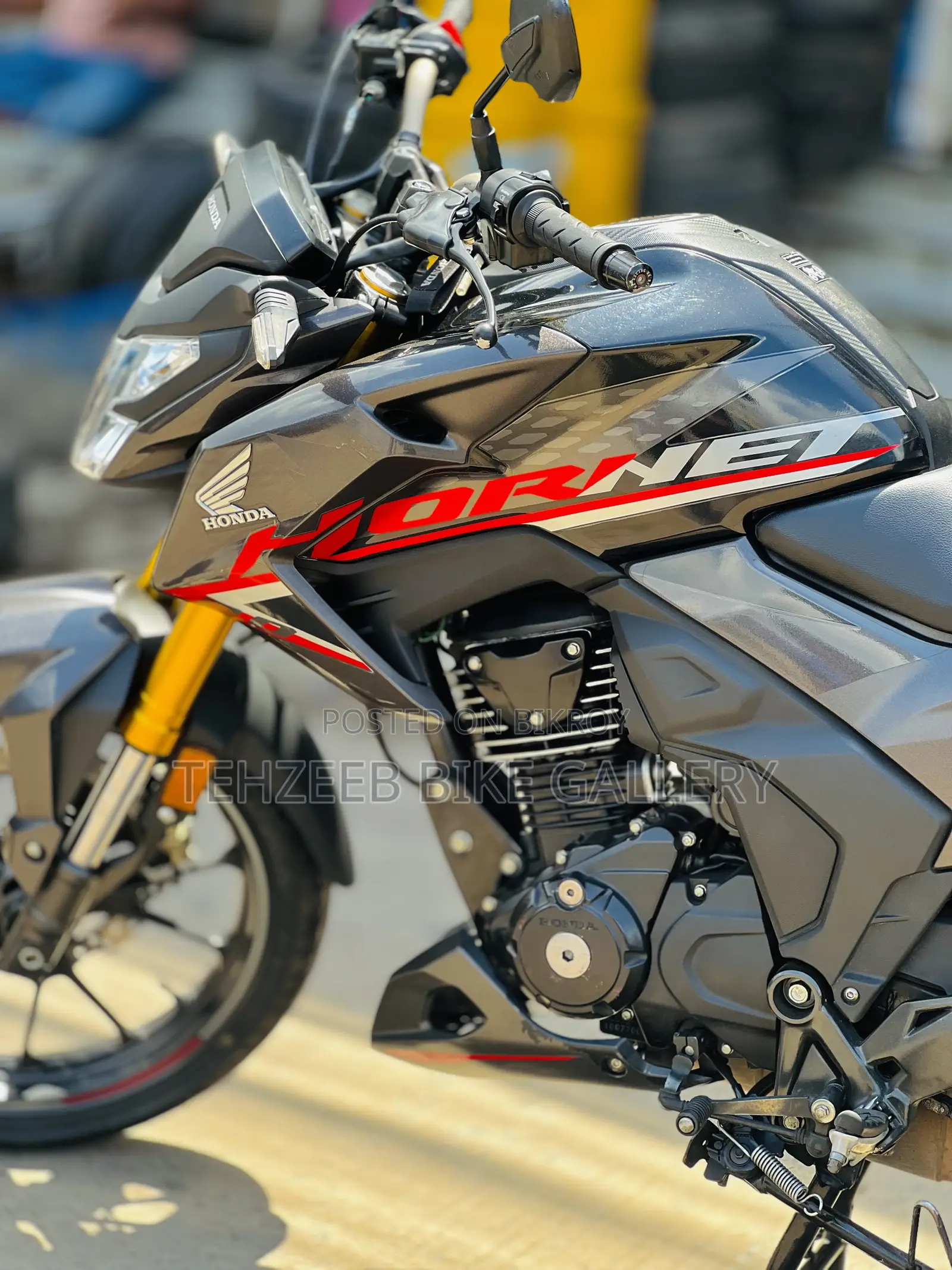 Honda Hornet 2.0 2025 Black