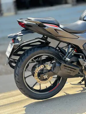 Honda Hornet 2.0 2025 Black