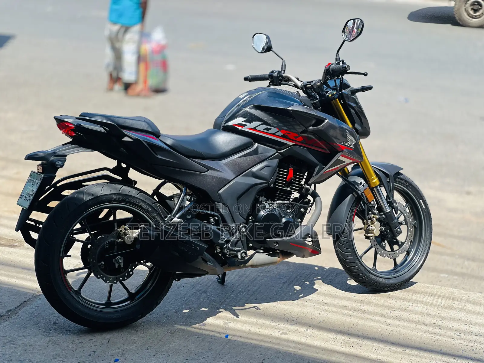 Honda Hornet 2.0 2025 Black