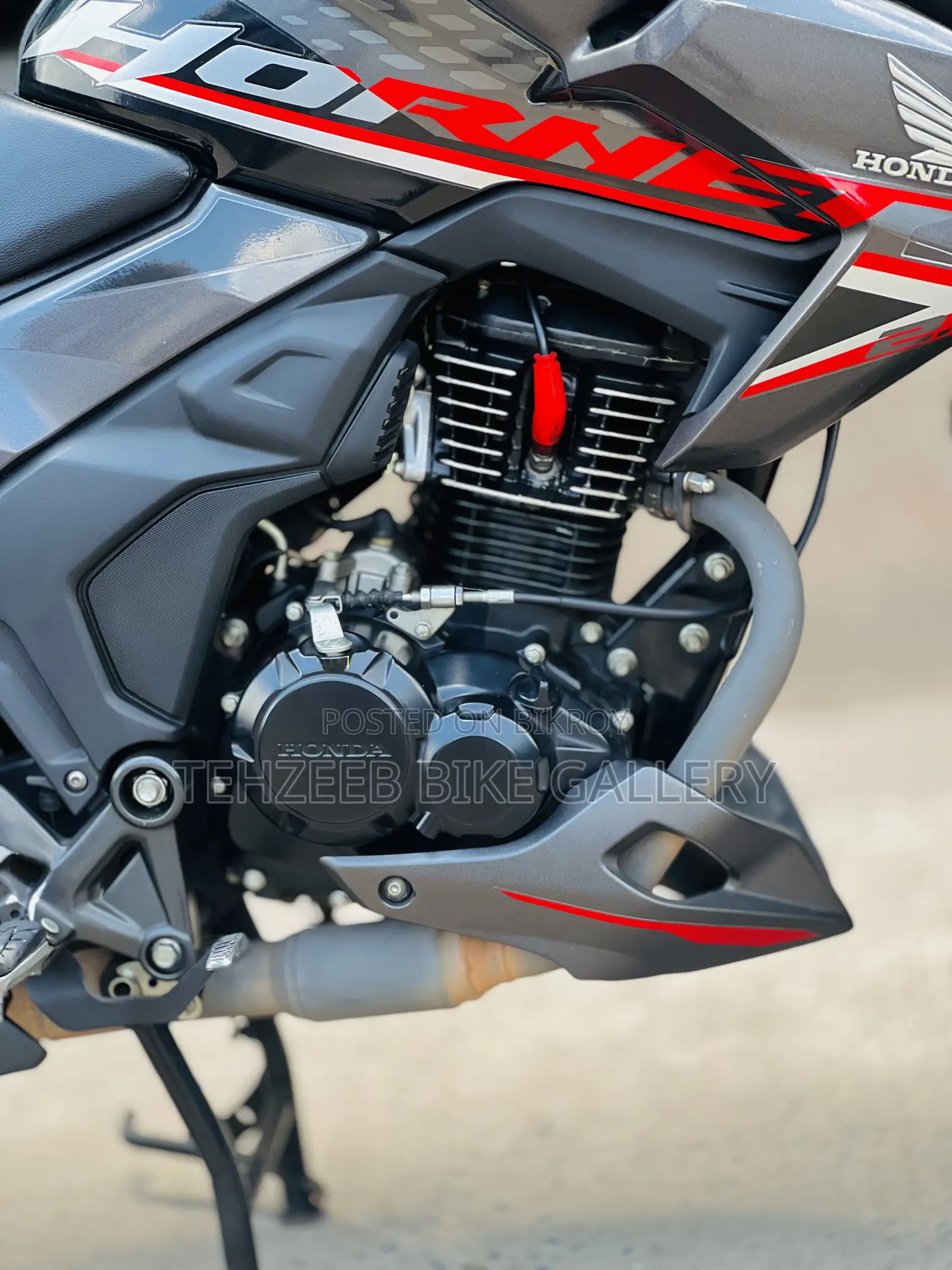 Honda Hornet 2.0 2025 Black