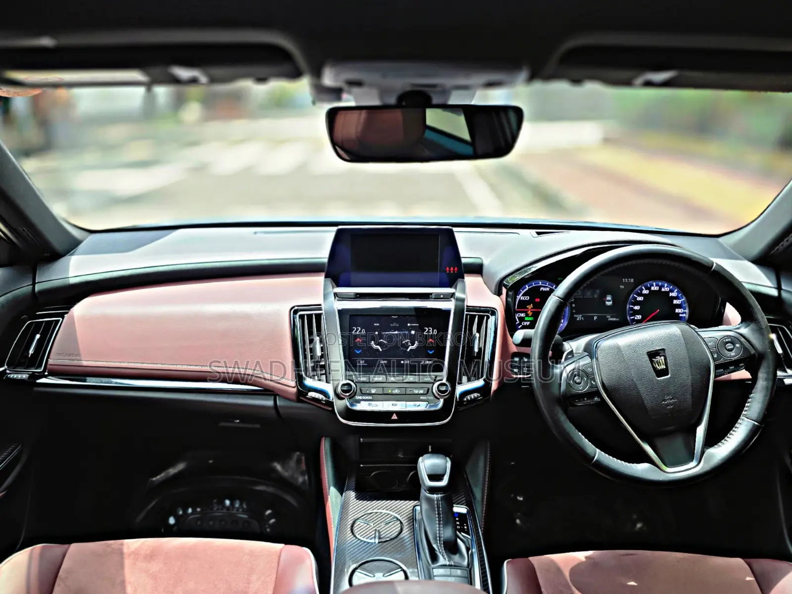 Toyota Crown 2018 Black